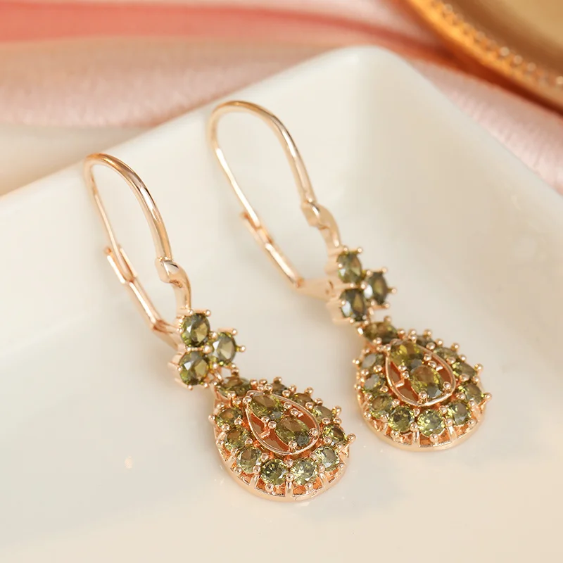 Ladies' Luxury Water Drop Earrings Inlay Green Synthetic Zircon Exquisite Versatile Earrings  Palace Style Jewelry Accessory