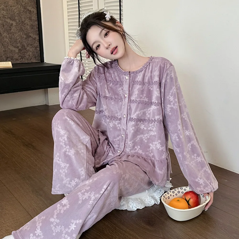 2026 Winter Women’s Velvet Pyjama Set Elegant Floral Print Button-Down Long Sleeved Soft Warm Loungewear, Women’s Home Sleepwear