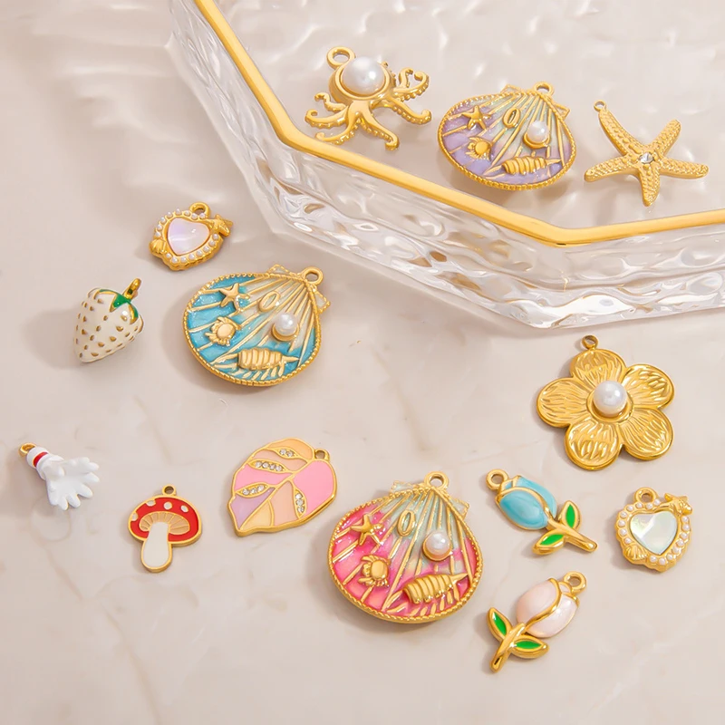 

10pcs/lot Jewelry AccessorDIY Stainless Steel Flower Strawberry Pendant Charms Phone Shell Pendant For Necklace