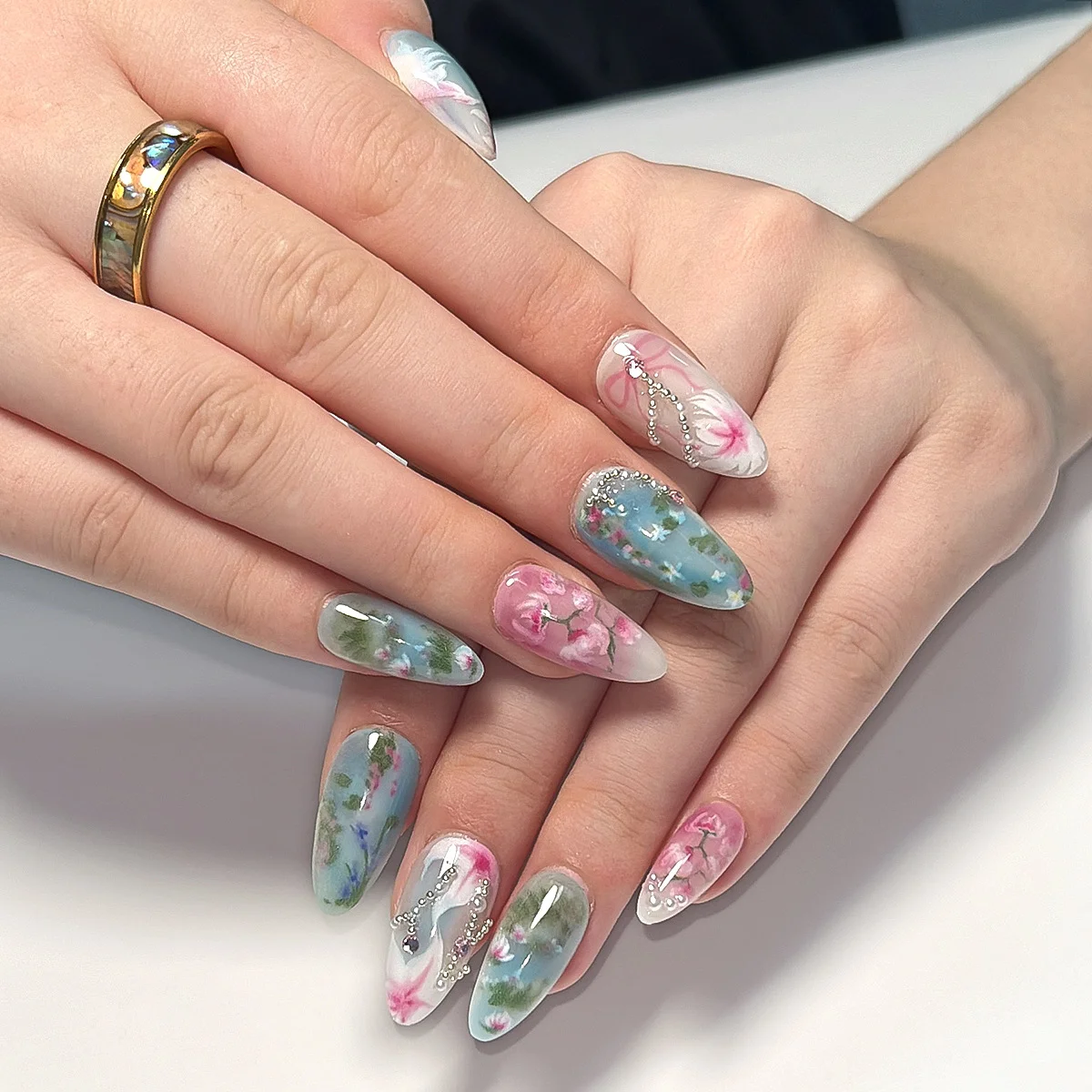 Monet Garden Hand drawn  Press on Nails Wearing Armor Rose Butterfly Gradient Retro Fresh Minimalist French Nail Art