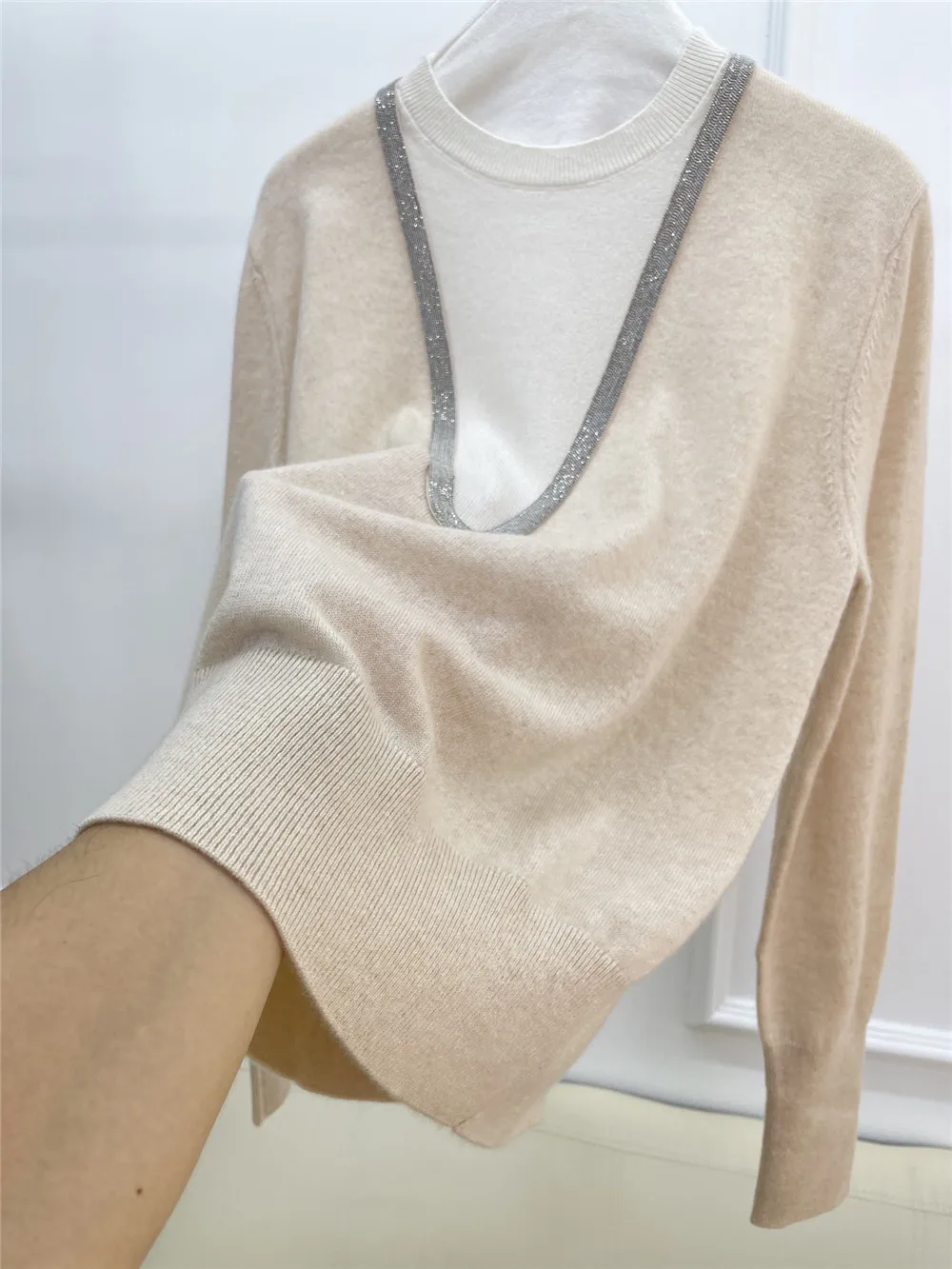 High Quality Beaded Chain O-Neck Cashmere Sweater Pullover Bottoming Top For Women