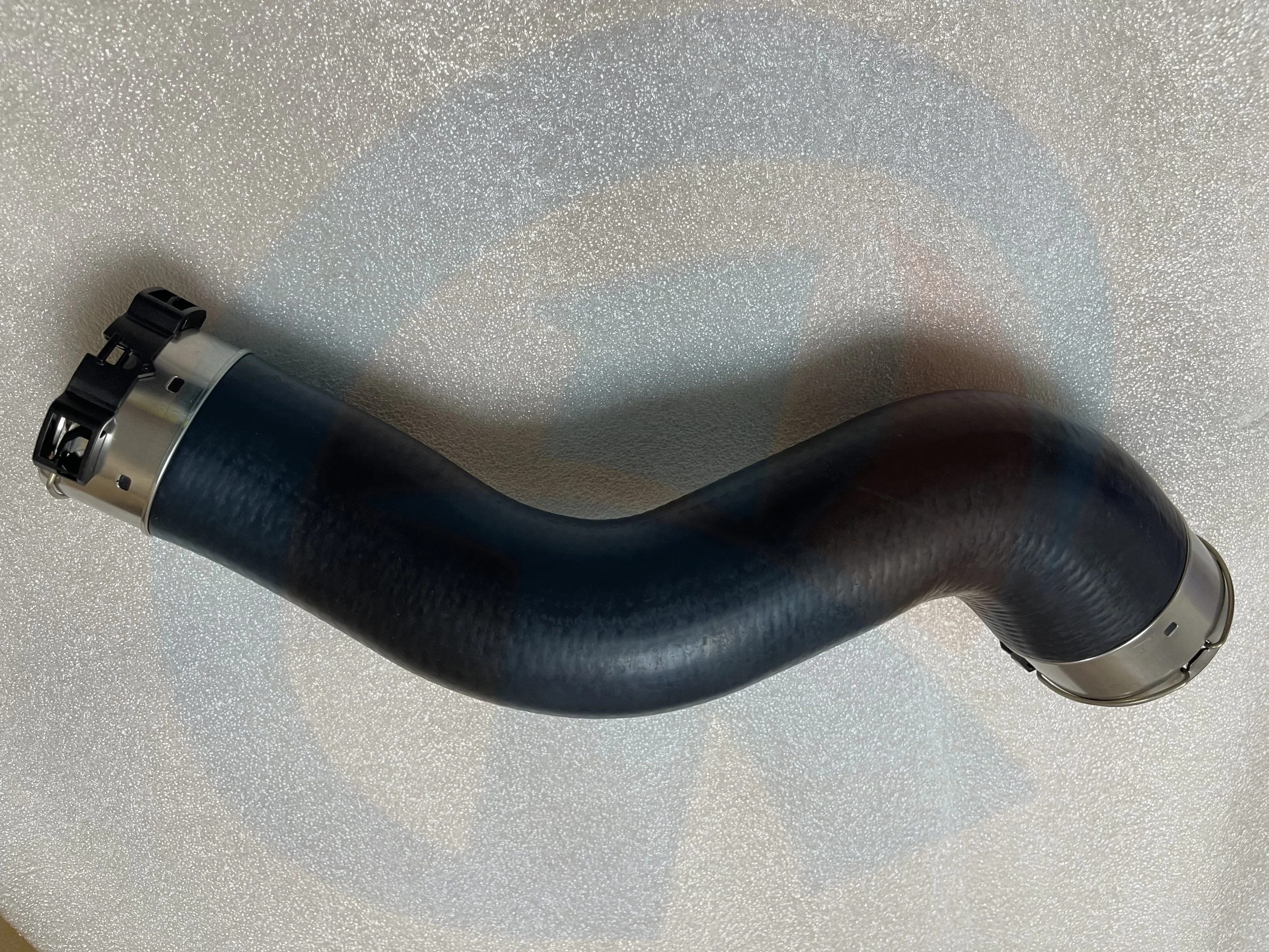 2045284682 For Mercedes Benz C180 E200/250 CLS250 Turbocharger Parts Air Duct Hose Turbocharged Air Pipe