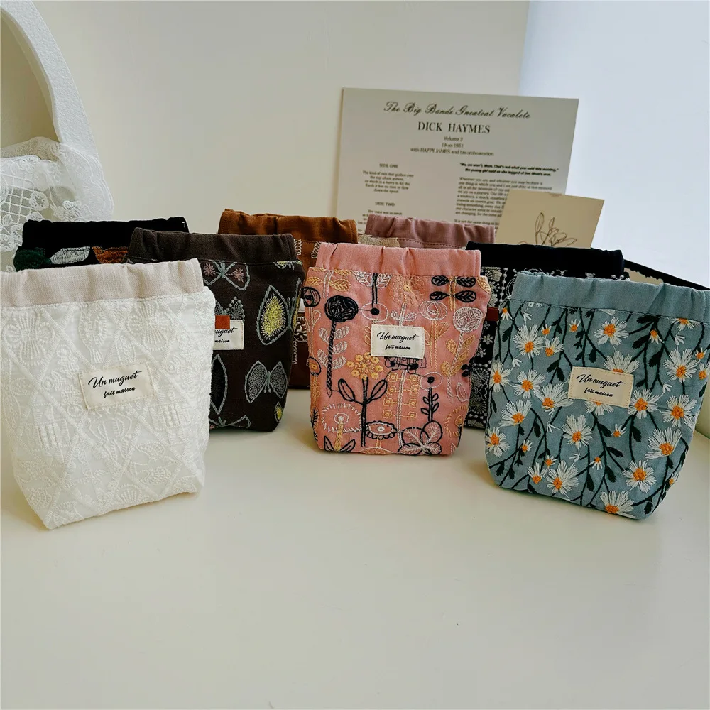 women's  cosmetic Bags pure Cotton Embroidery Japanese Harajuku Exquisite Makeup Bags Change Key Lipstick Earphone Storage Bags - view 3