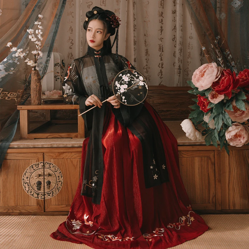 

Комплект вышитого ханьфу с воротником-стойкой, длинным рукавом и юбкой до талии, блузка в ярких тонах для женщин