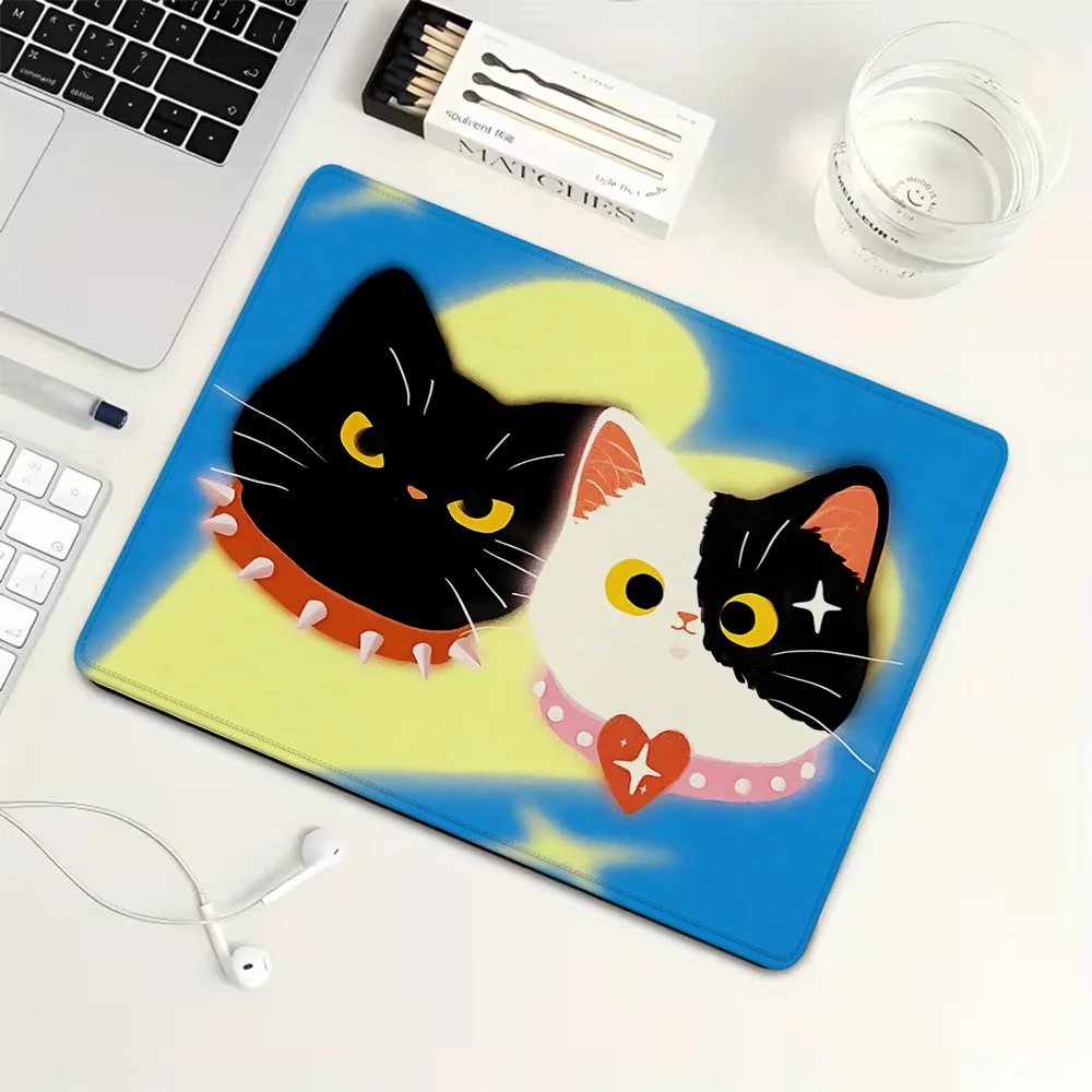 

Маленький коврик для мыши с черно-белым котом, резиновый игровой коврик для мыши, коврик для механической клавиатуры, аксессуары для ПК, коврик для компьютерного стола