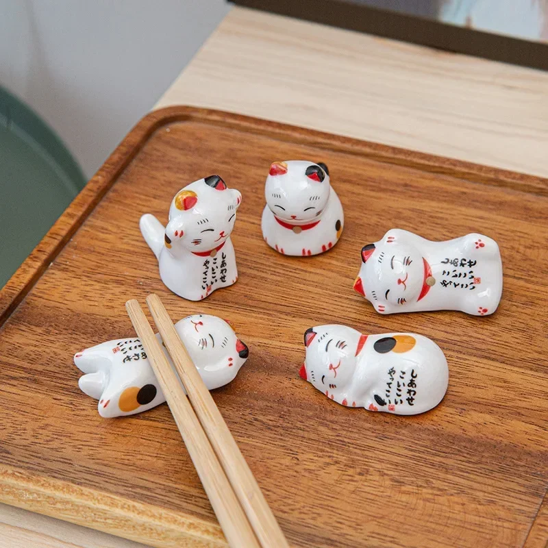 1 pcs Japanese Lucky Cat Ceramic Chopsticks Rest Lucky Cat Chopsticks Holder Racks Japanese Home Kitchen Hotel Decorations