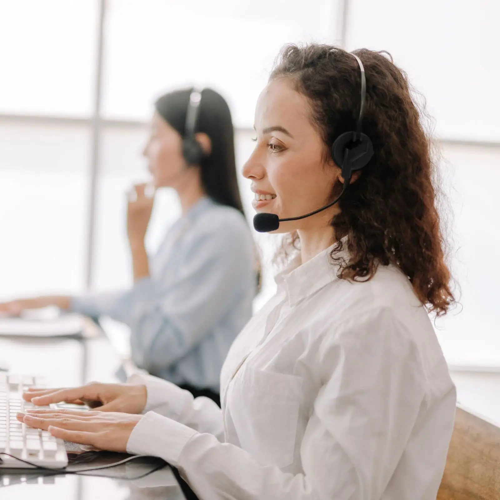 2Pcs 가짜 헤드셋 소품 경량 조정 가능한 현실적인 디자인 장난감 플라스틱 의상 어린이 유아 소년 소녀 가수 스타