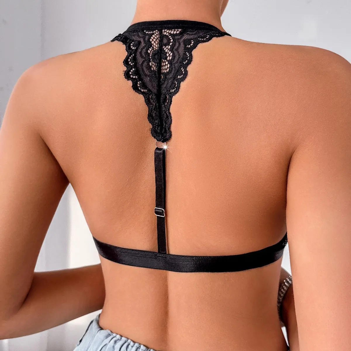 

Luxury Lace Wireless Bralette Front Closure Adjustable Neck Strap & Side-Smoothing Back Support Bra Women's Intimates Underwear