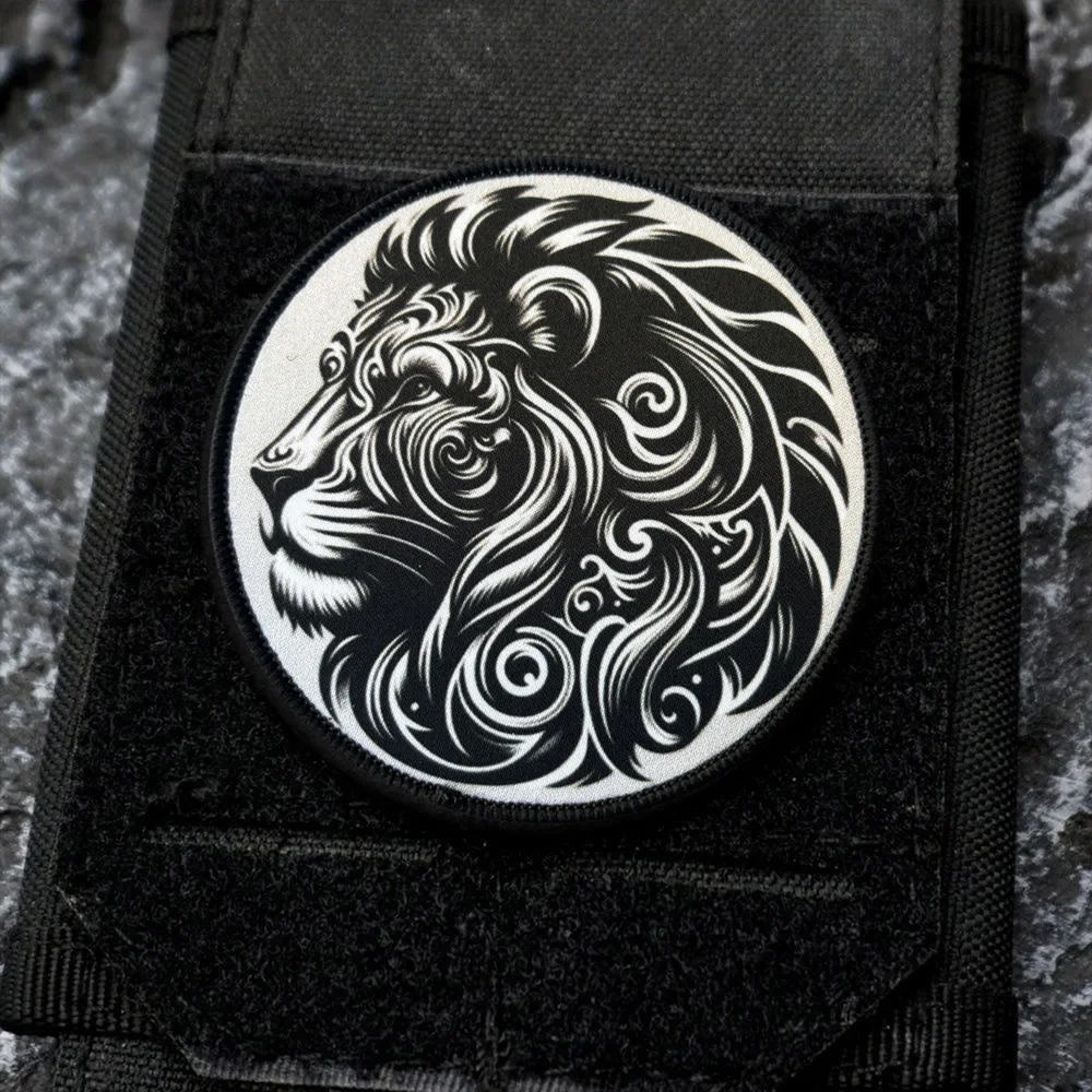 Parche táctico león tribal con velcro para mochila y chaleco