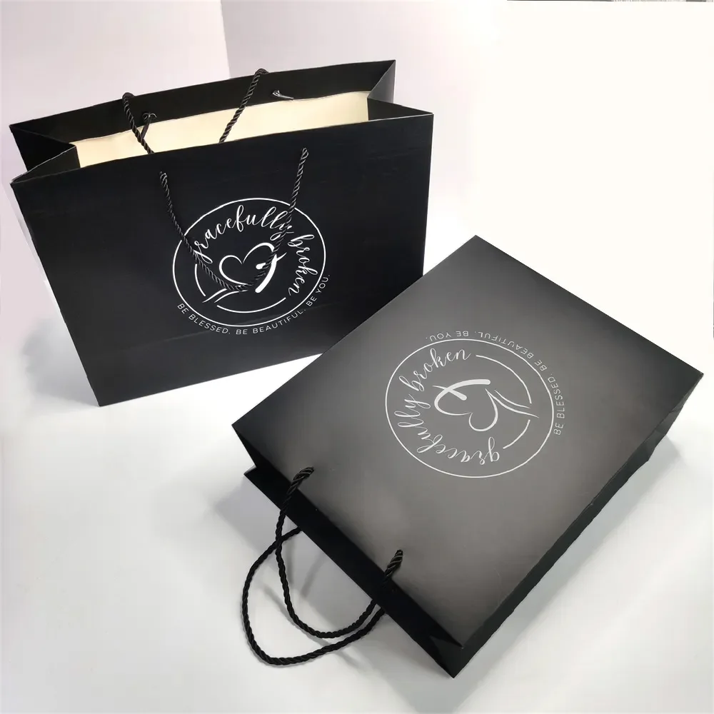 Low MOQ Custom Shopping Bags Black Kraft Packaging Paper Bag For Clothing Eco Friendly Logo Print Cardboard Tote Carry Bag