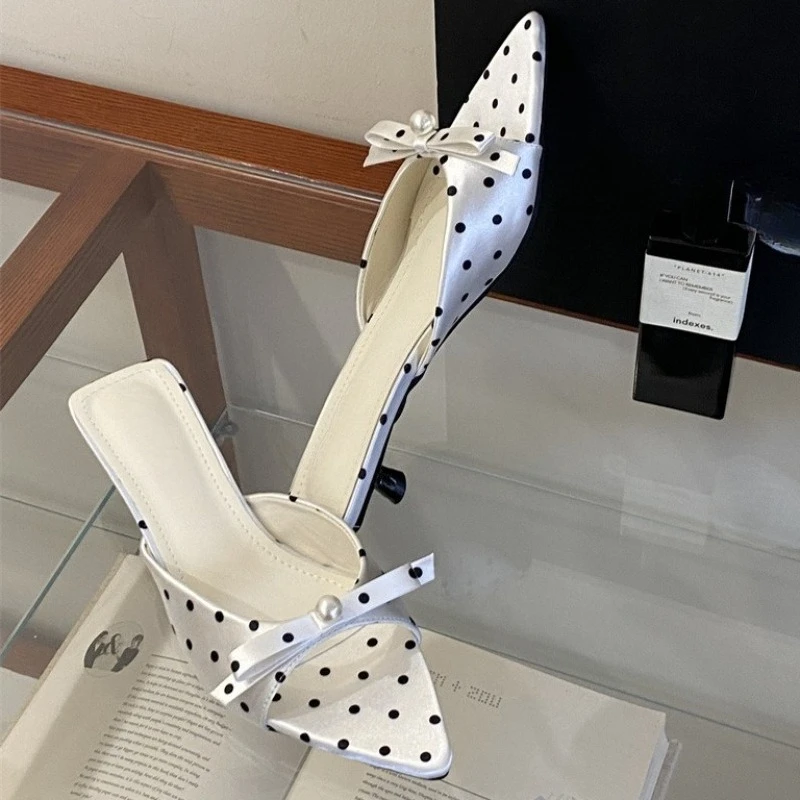 

Aneikeh White Satin Polka Dot Slingback Mules Pearl Bow Decor Pointed Toe Thin Stiletto Slip On Summer Elegant Sandalias Mujer
