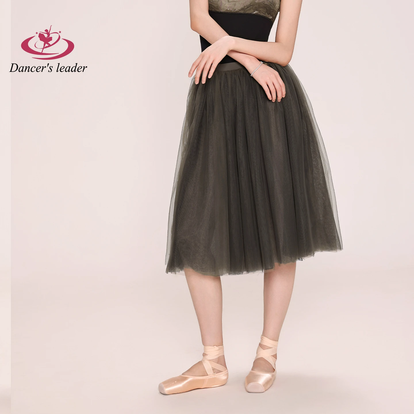 body-da-balletto-per-ginnastica-da-donna-performance-aderente-costume-da-yoga-per-adulti-indossa-una-soffice-gonna-a-velo-su-entrambi-i-lati