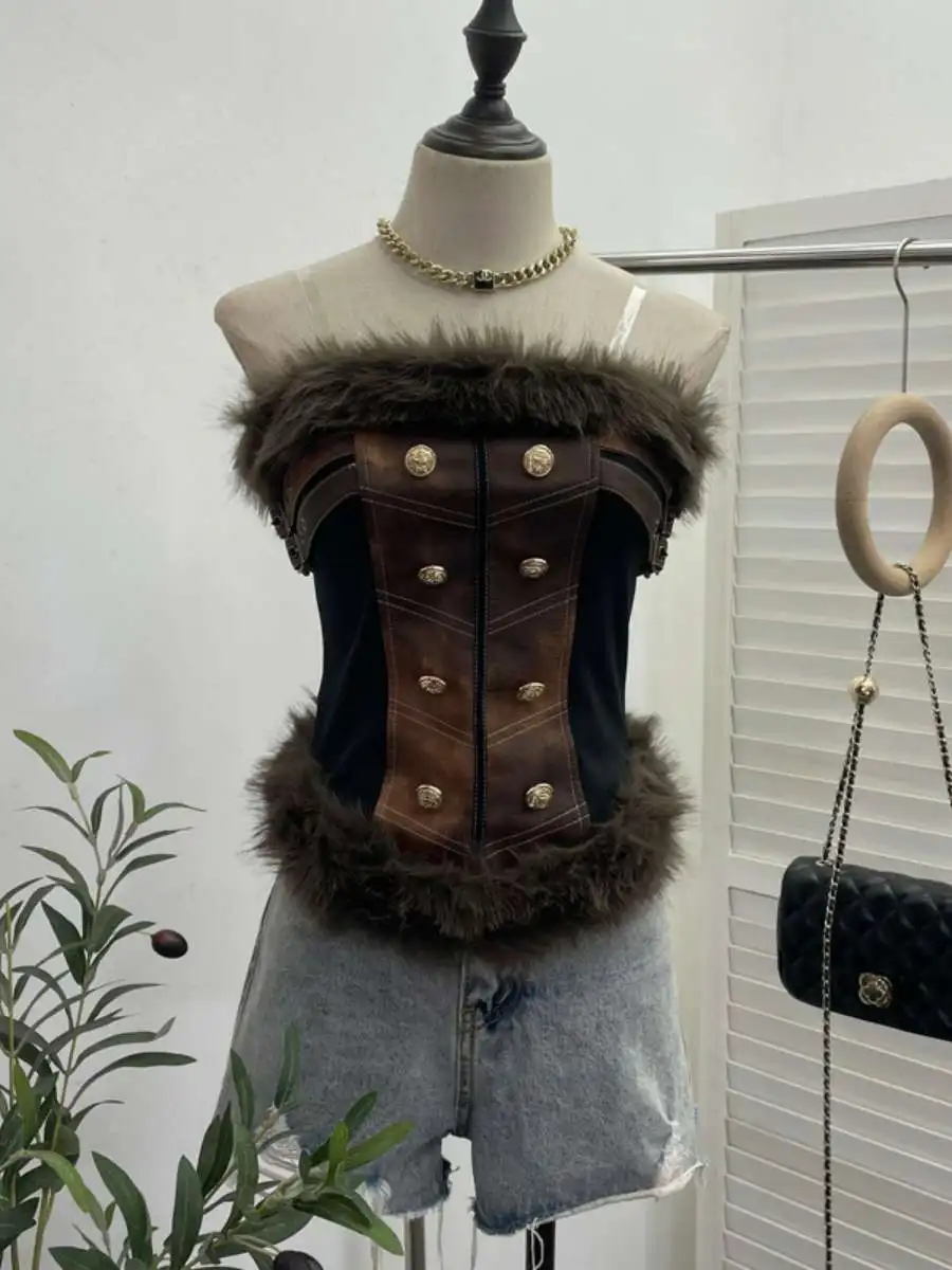 

Кожаный укороченный топ-жилет с меховыми вставками, приталенный, для стройности талии, женский, модный, весенний, на пуговицах, из других материалов