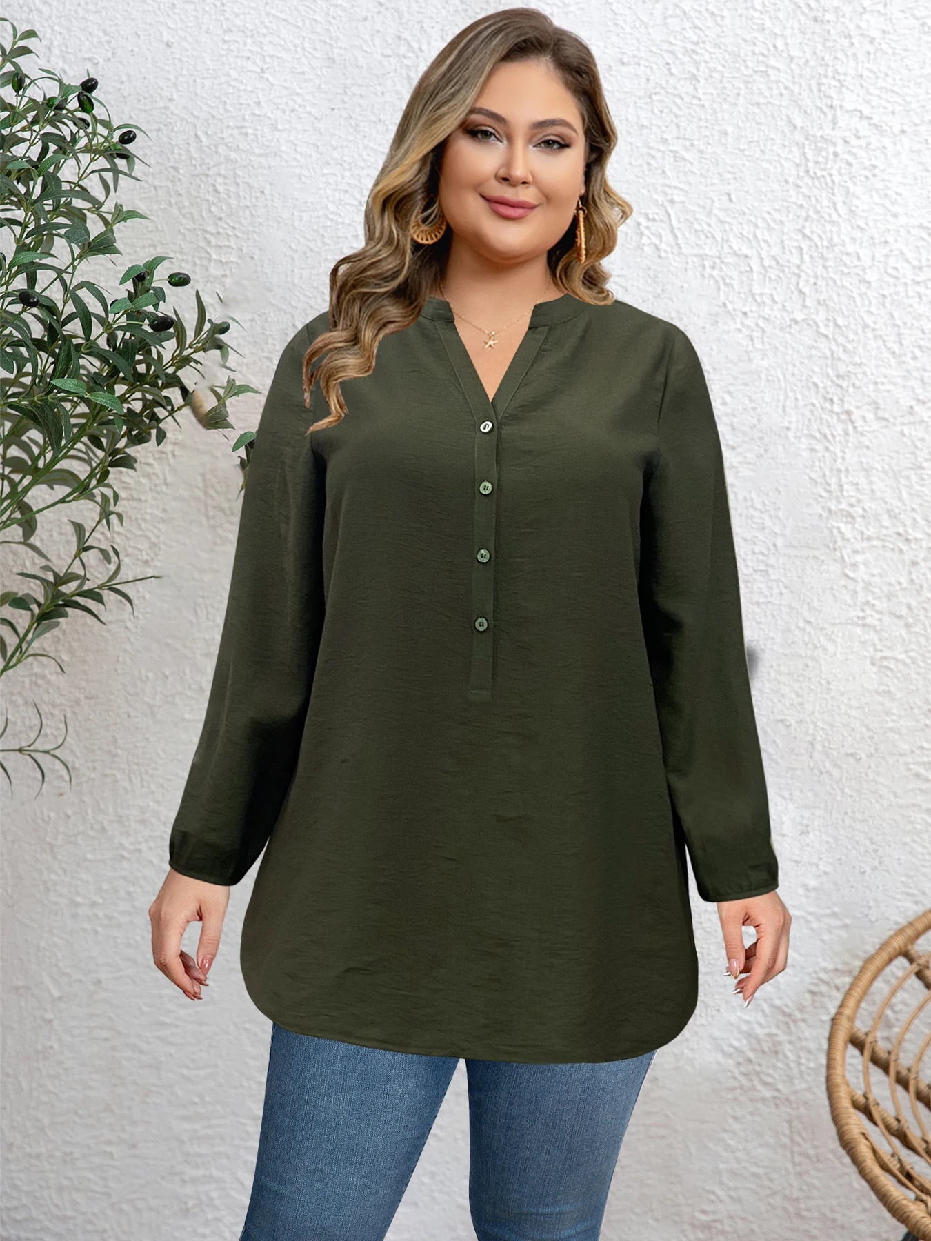 قميص نسائي مقاس كبير بلون سادة ورقبة على شكل حرف V وأكمام طويلة، قميص علوي كاجوال للتخسيس اليومي #1