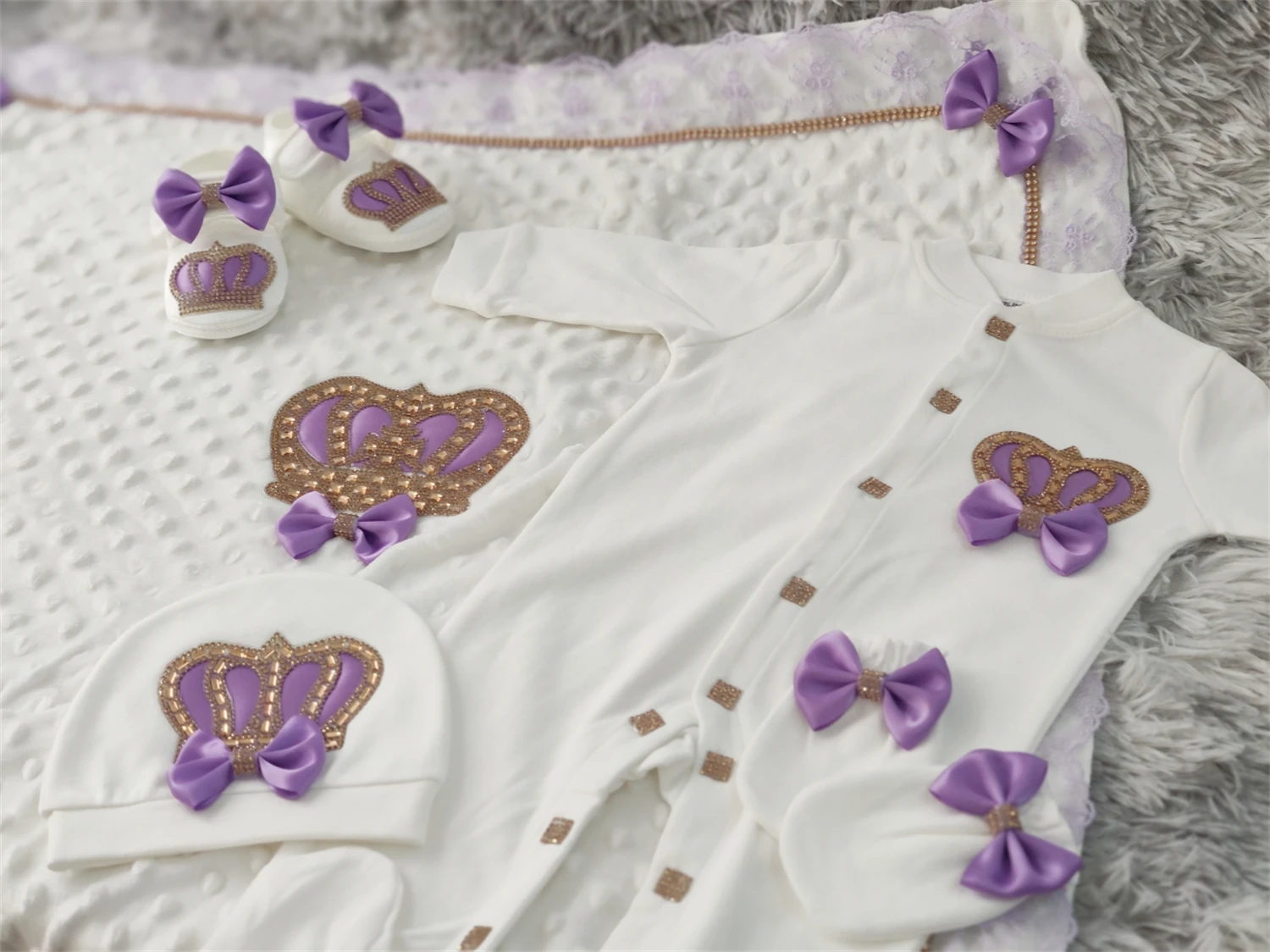 Lace Trim Rhinestone Crown Baby Girl 5Pcs Layette Set Long Sleeve Snap Romper Hat Socks Infant Gift Box
