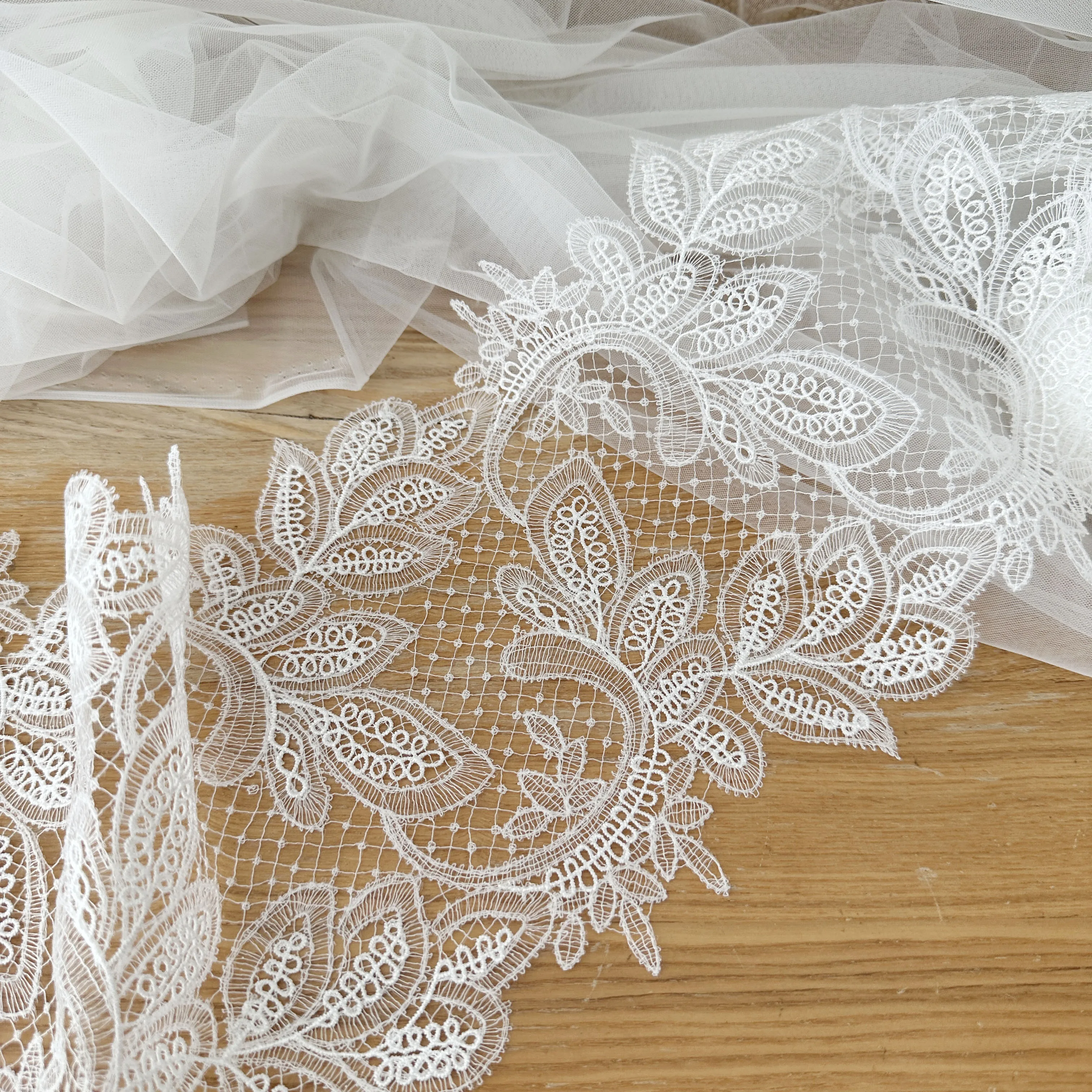 2 Yards Crochet Lace Trim in Ivory , Bridal Veil Straps for Wedding Sash, Headband Jewelry Costume Design