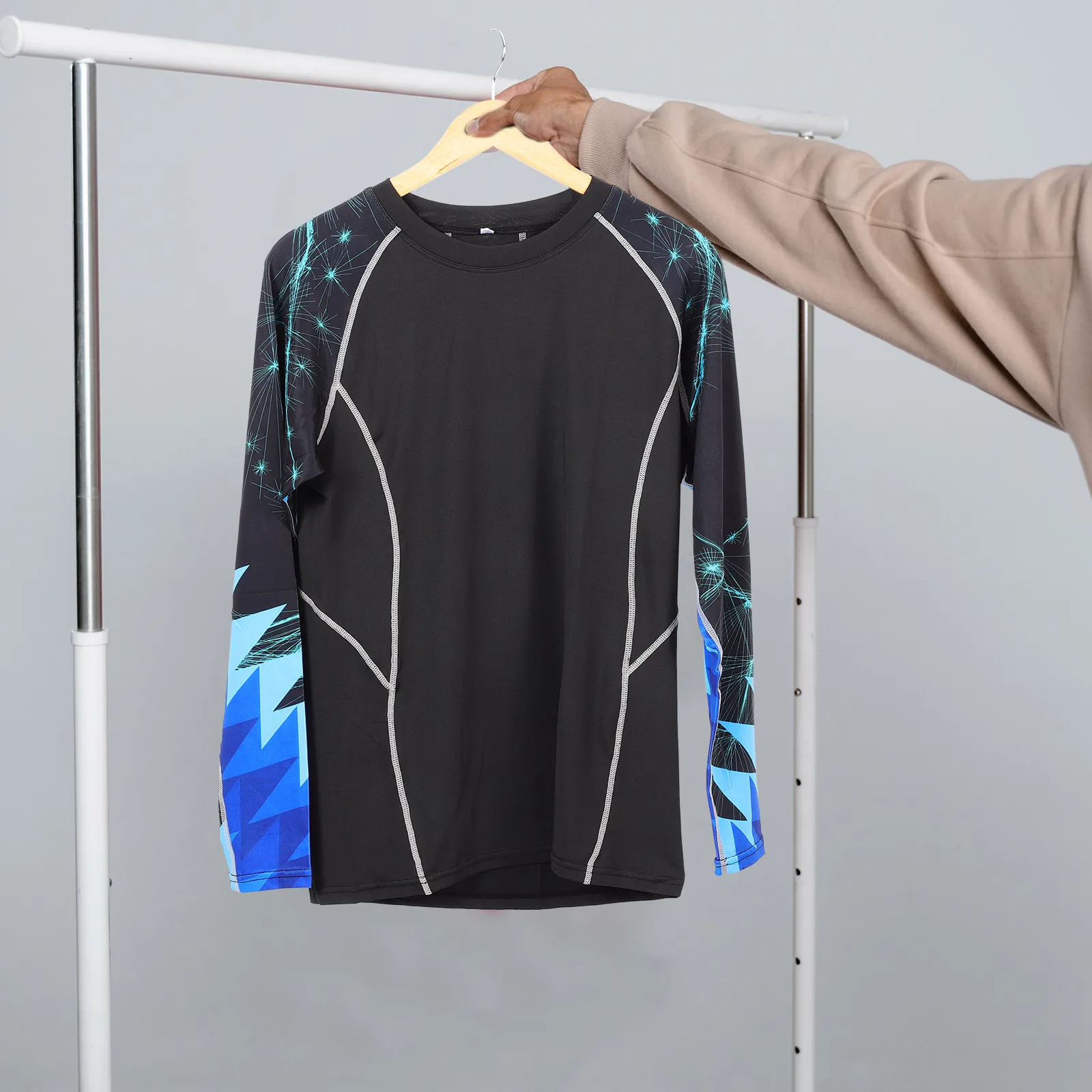 

Quick-drying Sportswear Compression Shirt Long Sleeve Gym Gear Men Workout Clothes M Size Sports Long Elastic Polyester