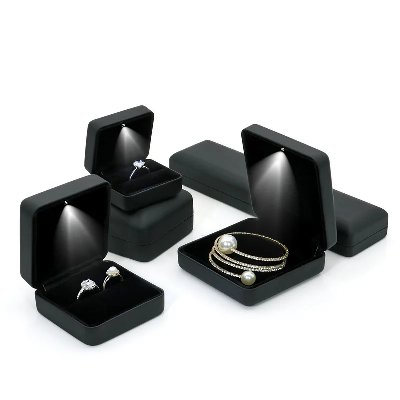 PU Leather Engagement Ring Box For Women Jewelry Pendant Box with LED Light Bracelet Jewellery Case Necklace Display Case