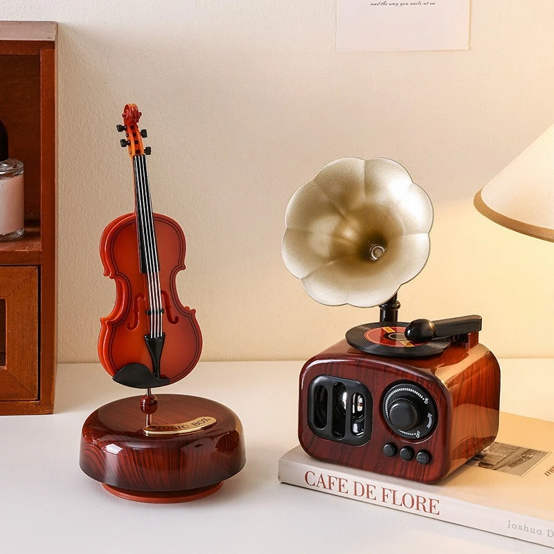 Retro Gramophone Shaped Music Box Desktop Decoration, High-end and Niche Music Box Home Decoration for Living Room and Bedroom