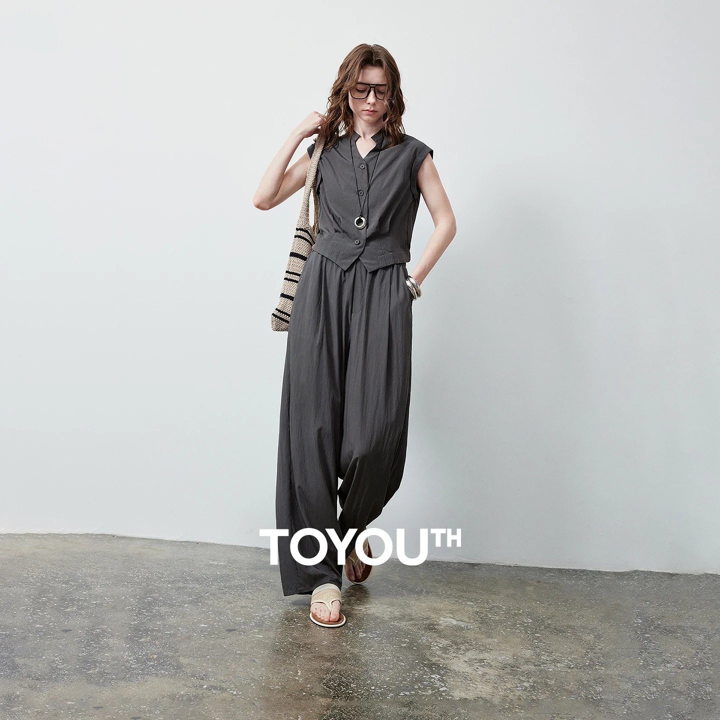 

TOYOUTH Women Short Waist Top and Casual Banana Pants 2026 Summer New Old Money Cool Tone Two-Piece Set