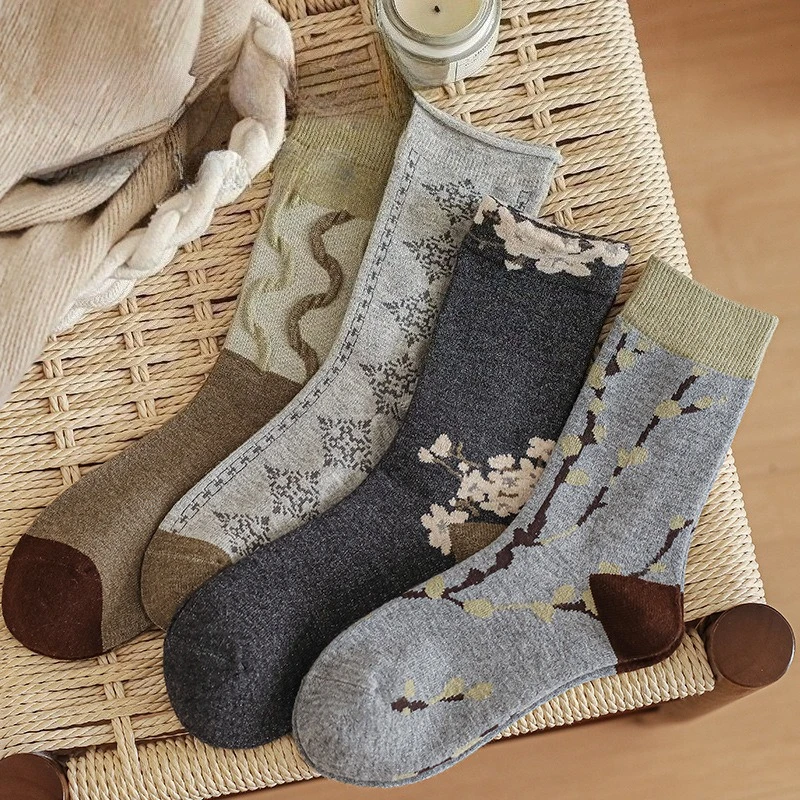 1/4 Paar Damen Herbst Winter warme weiche bequeme Mid-Tube-Socken modische vielseitige schweißabsorbierende atmungsaktive Socken