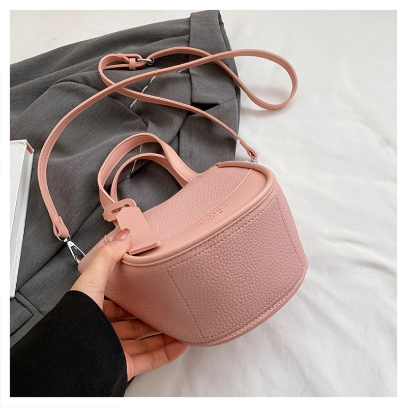 2024 Hot Selling Shoulder Bag High-quality Zipper PU Material Fashionable Water Bucket Crossbody Bag Soft and Versatile Handbag