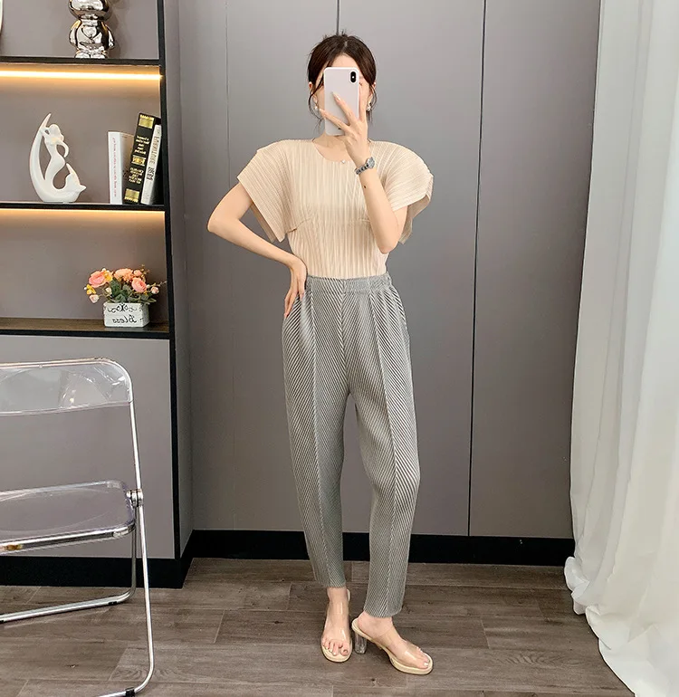 Miyake Fashion Casual Versatile Design Loose Harem Pants Pleated 2025 Summer New High-waisted Solid-coloured Women's Pants