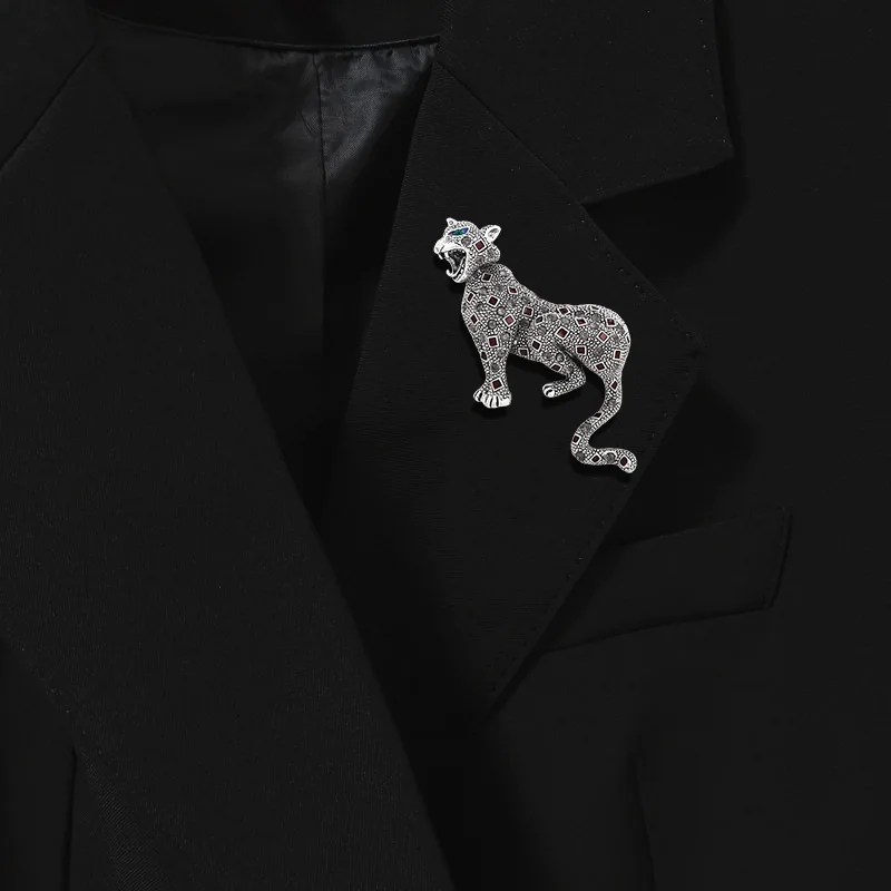 Vintage Classic Palace Men Women Leopard Crystal Badges Pins Retro Fashion Unisex Casual Suit Rhinestone Brooches Corsage