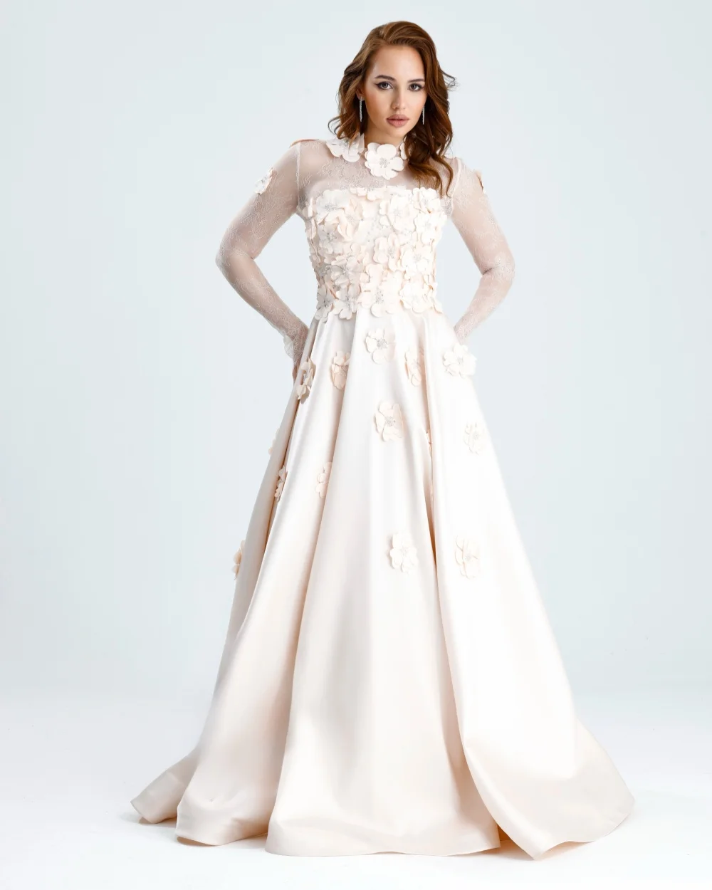 Maßgeschneiderte Exquisite Damen-Charmeuse-Abendkleider mit Handgefertigten Blumen und Perlen, A-Linie, Formelle Hochkragen-Langarmkleider für Festliche Anlässe