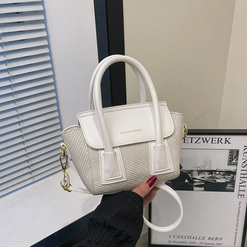 

Универсальная маленькая женская сумка. Ручная сумка в стиле 2025. Уникальный дизайн, сумка в форме крыльев, высококачественная большая сумка через плечо, модная.