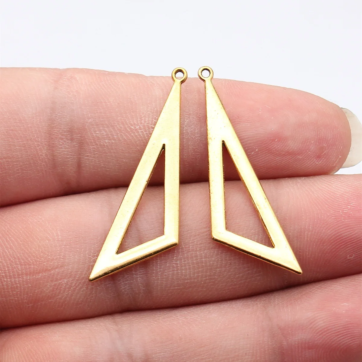 20pcs 40x11mm 4 Colors Hollowed-Out Geometric Triangle Pendant Jewelry Materials Bulk