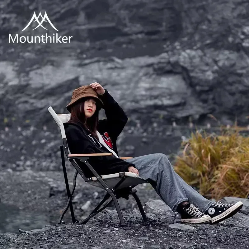 

Outdoor Portable Camping Camping Can Easily Be Folded with Armrests Curved Chair Fur Seal Chair