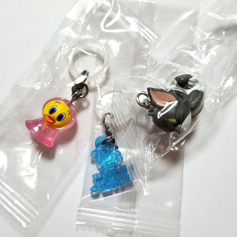 Bandai Capsule Anime Tom and Jerry 3cm Buckle Charm Umbrella Bag Pendant Toys for Kids and Adult Birthday Christmas Gifts