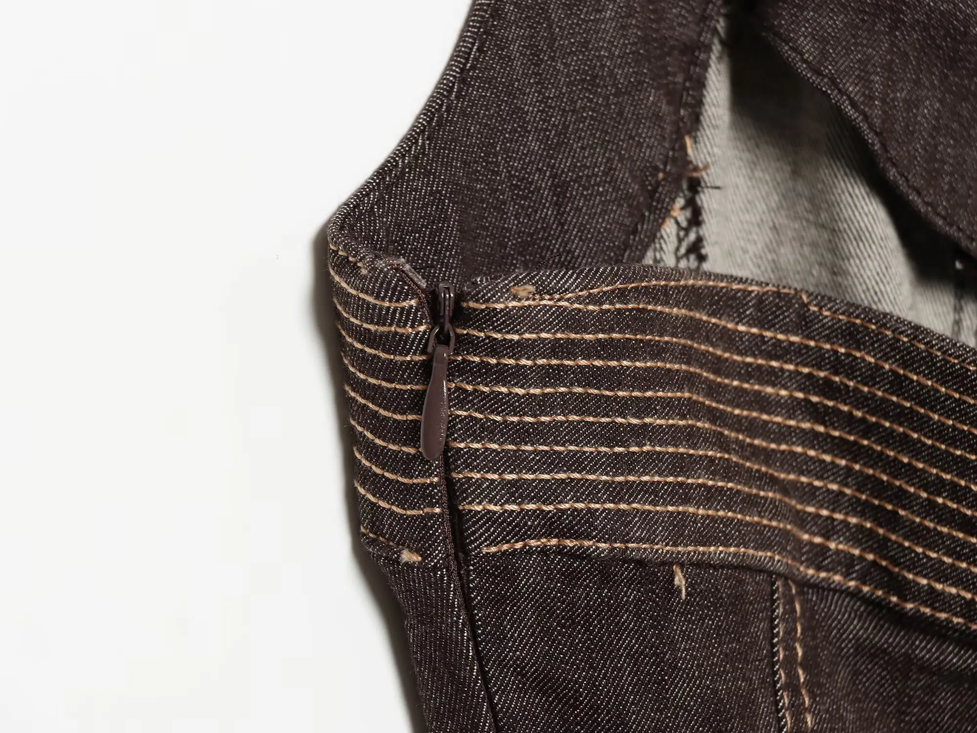 Damen Sexy Rückenfreies Neckholder-Kleid, Modisches Ärmelloses Einfarbiges Kleid, Elegantes Schlankes Sommerkleid in Braun – Detail 6
