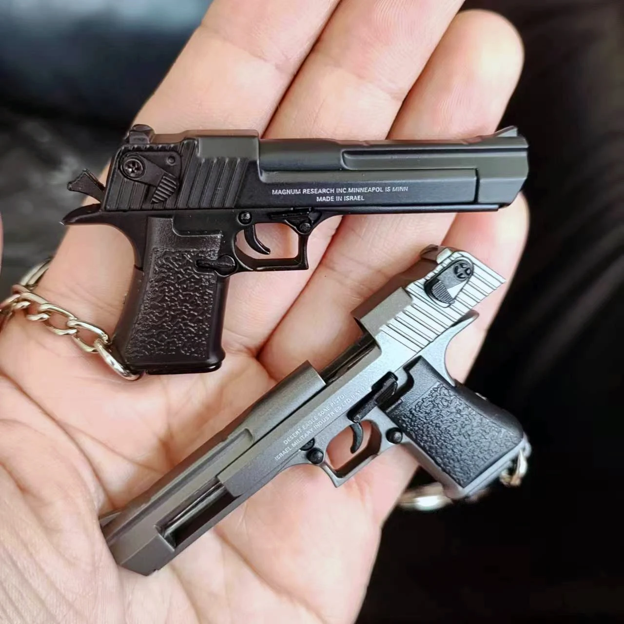 1:4 odpinany zestaw nowy stop Desert Eagle pistolet brelok do kluczy w kształcie pierścienia sztuczna broń pistolet-zabawka ramię akcesoria do toreb