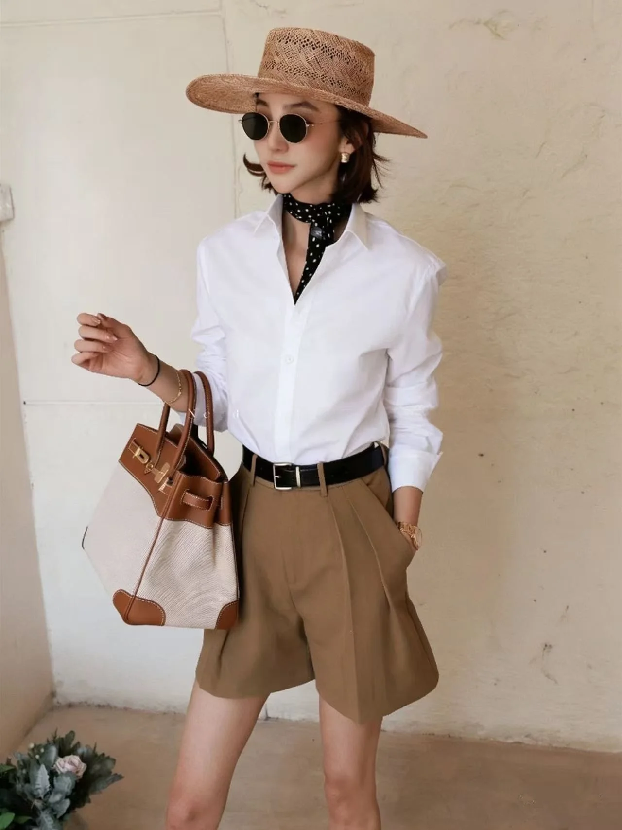 

Visual Aesthetic Dual Color Shirt Simple Cotton Women's Loose Fit Long Sleeve Button up Classic Style Spring Collection