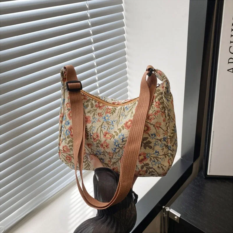 Fashion Vintage Winter New Women Lady Bag Versatile Literary Prints Cloth Crescent Pack Texture Temperament Crossbody Shoulder