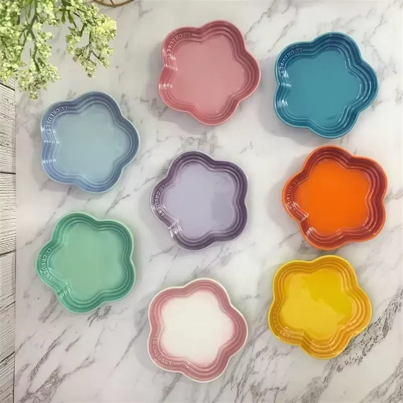 5.5\'\' Cat Feeding Flower Shaped Ceramic Disc Extra Wide Raised Cats Food Bowl Anti-vomiting Cat Feeder Pet Delicate Tableware