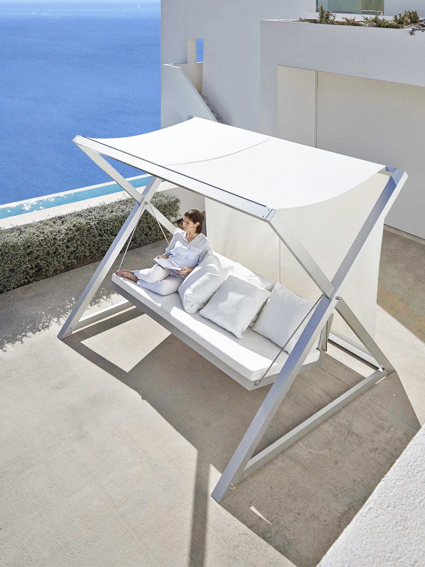 

Outdoor swing courtyard outdoor garden balcony swing chair rain and sun protection villa courtyard Internet celebrity designer f