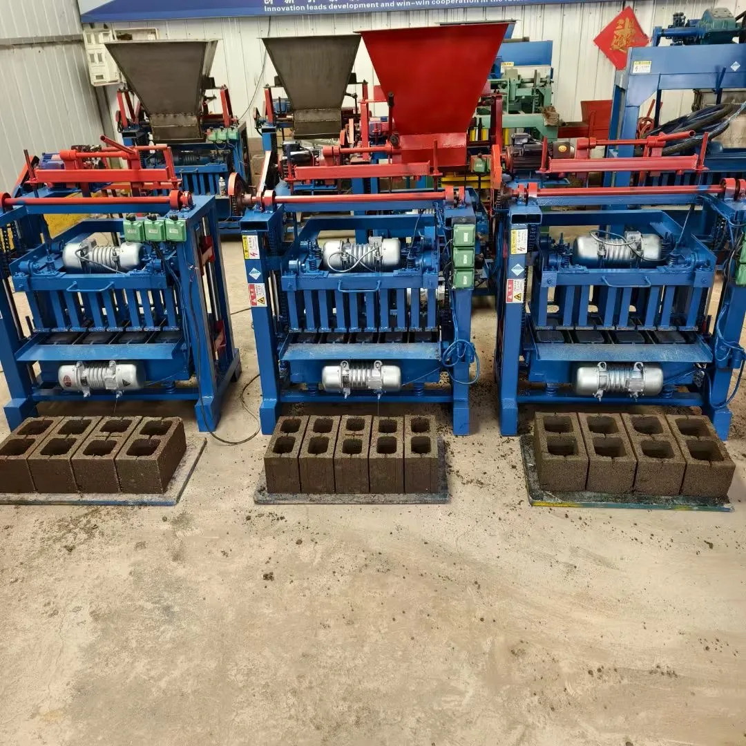 南アフリカの半自動全自動レンガ製造機、コンクリートブロックコア型枠部品、セメント砂原料