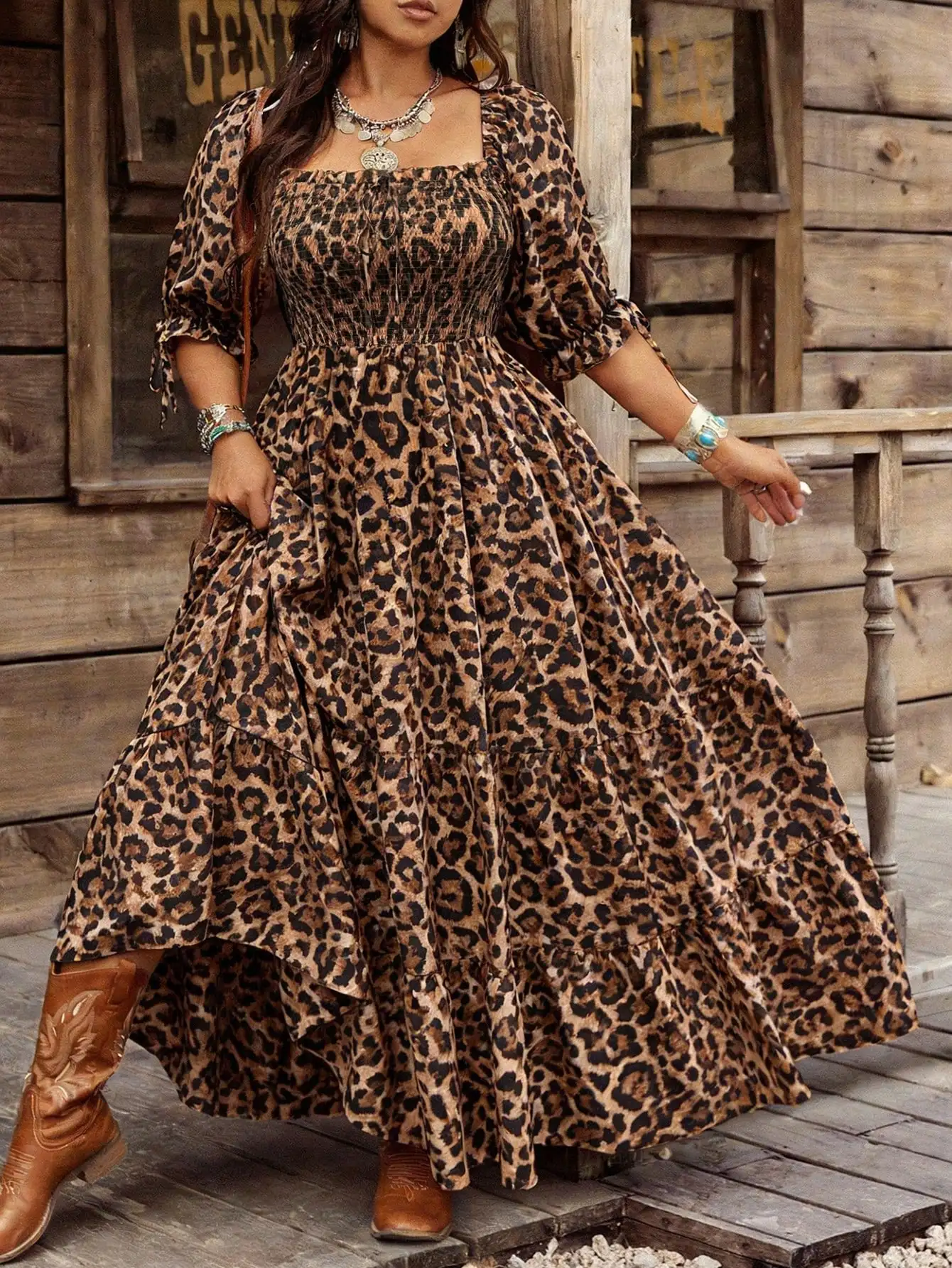 

Платье макси с леопардовым принтом, квадратным вырезом и рукавами-фонариками