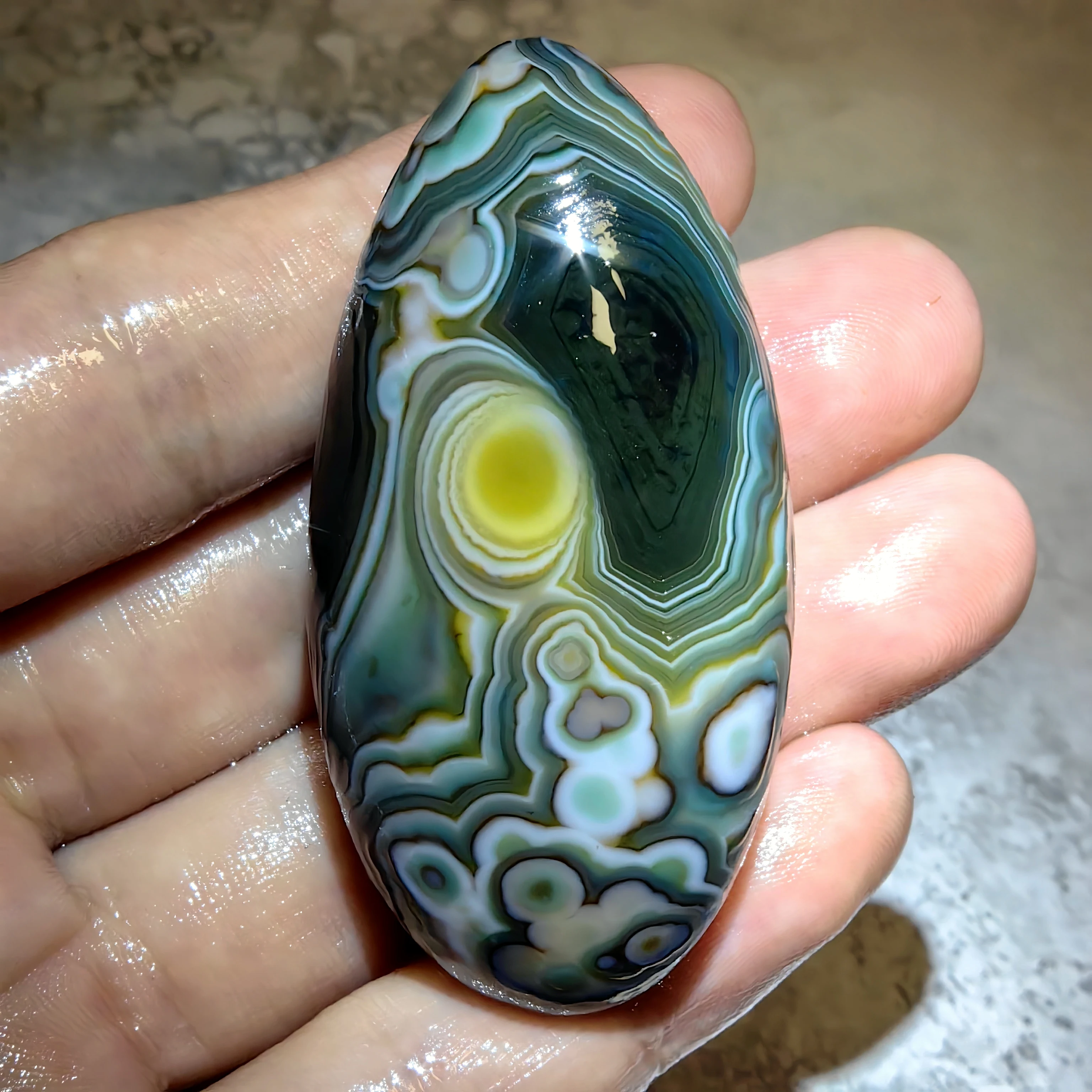 Natural Raw Gobi Eye Agate Palm Stone for Stress Relief, Cartoon Image Mineral Specimen for Home Decor & DIY Jewelry Making Gift