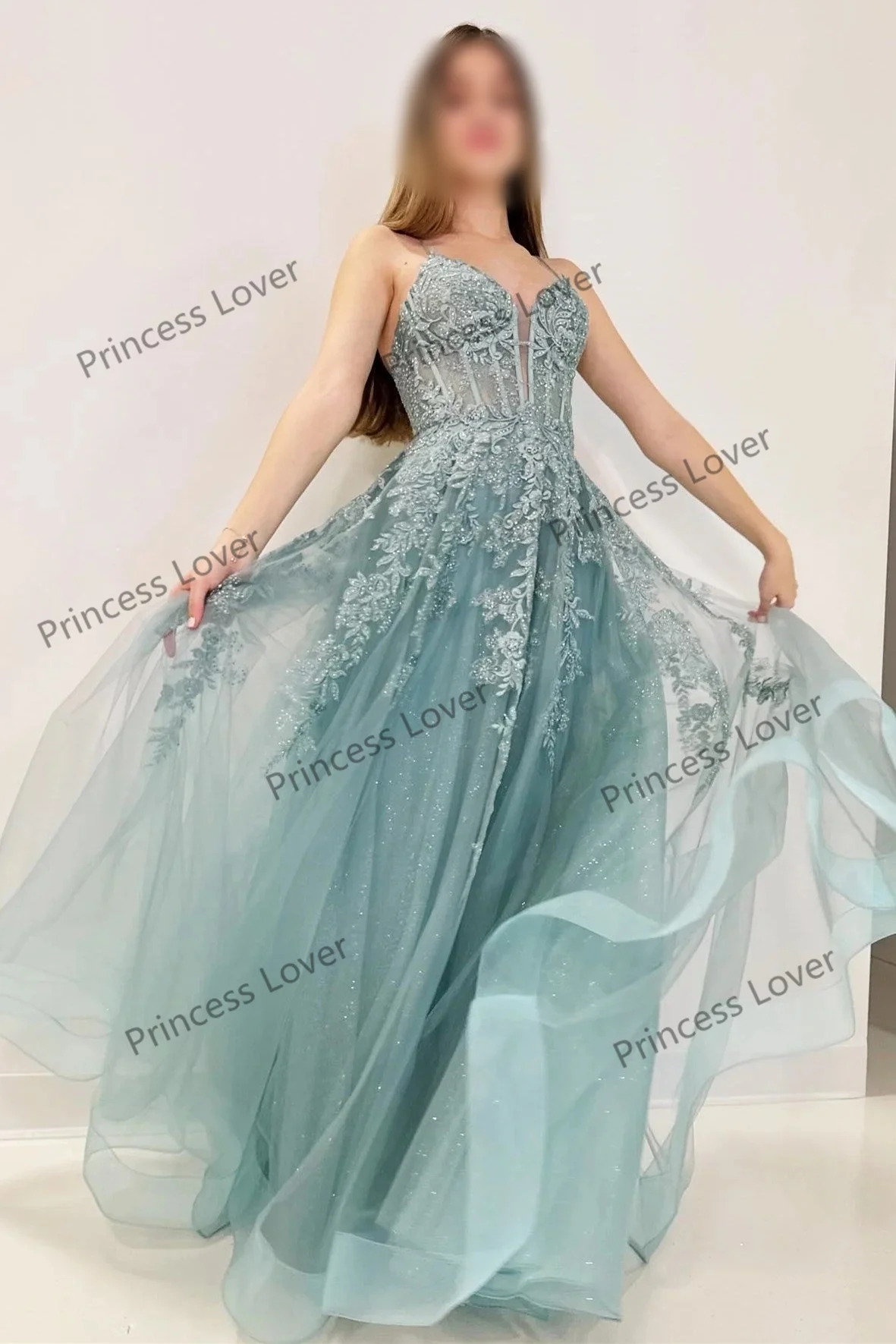 ชุดราตรีทรงเอไลน์ ประดับกลิตเตอร์ ลูกไม้ ปักเลื่อม ชุดงานแต่งงาน ชุดออกงาน  แบบสั่งตัดได้  คอร์เซ็ทแบบซีทรู  ชุดราตรีงานพรอม ผ้าทูล ทรงเอไลน์ ชุดเดรส