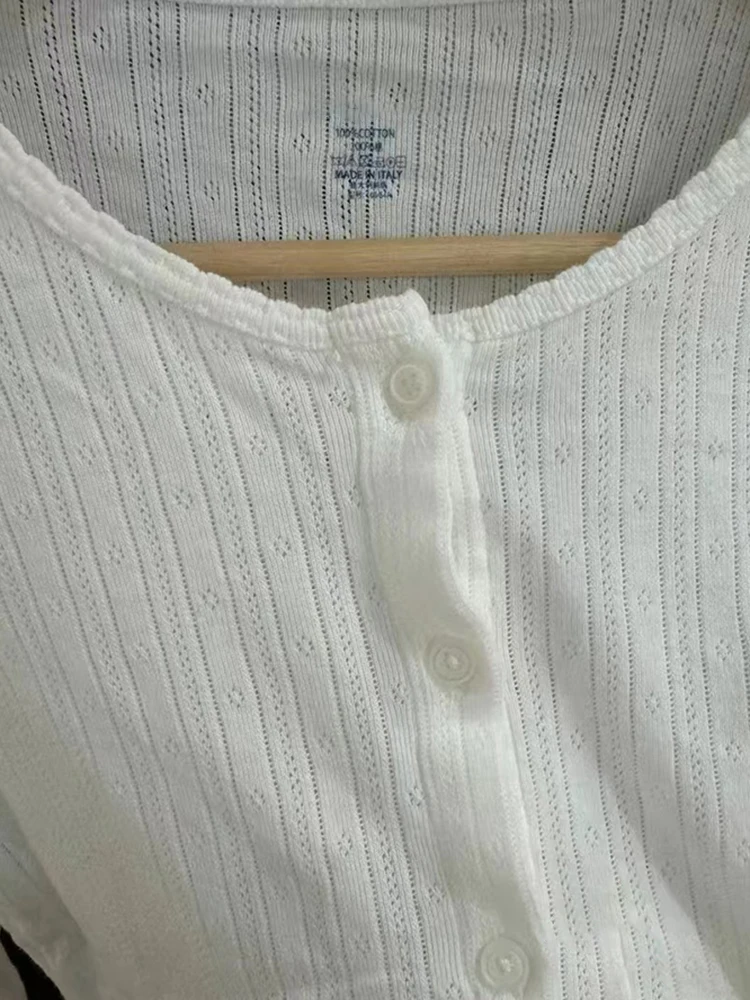 Camisetas de manga larga ajustadas de algodón con ojales blancos para mujer, cuello redondo, camisetas de una sola botonadura, Camiseta básica dulce