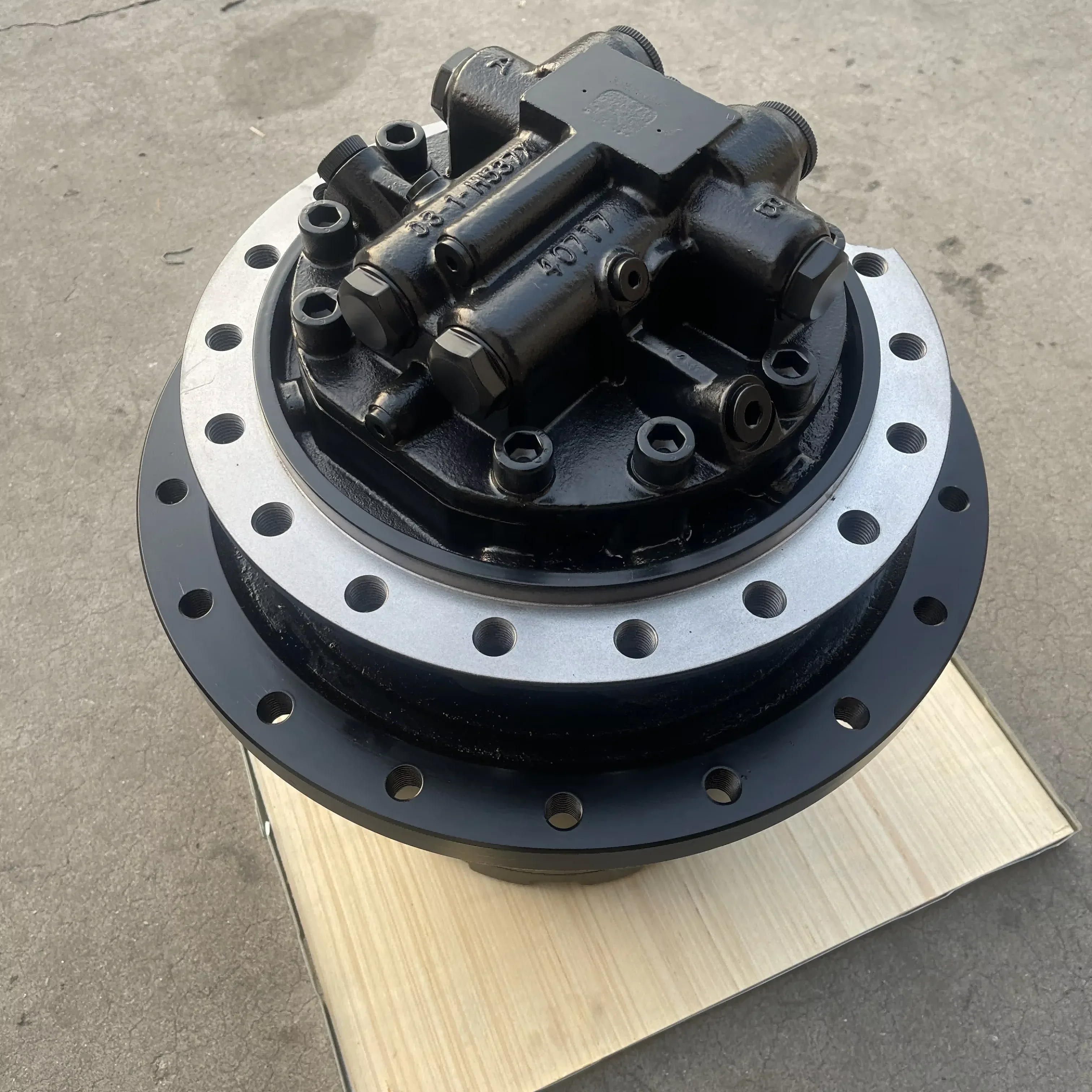 محرك سفر عالي الجودة لشركة هيتاشي ZX210 ZX200 ZX225 محرك هيدروليكي للحفارة سلسلة كاملة مجموعة محرك السفر الهيدروليكي