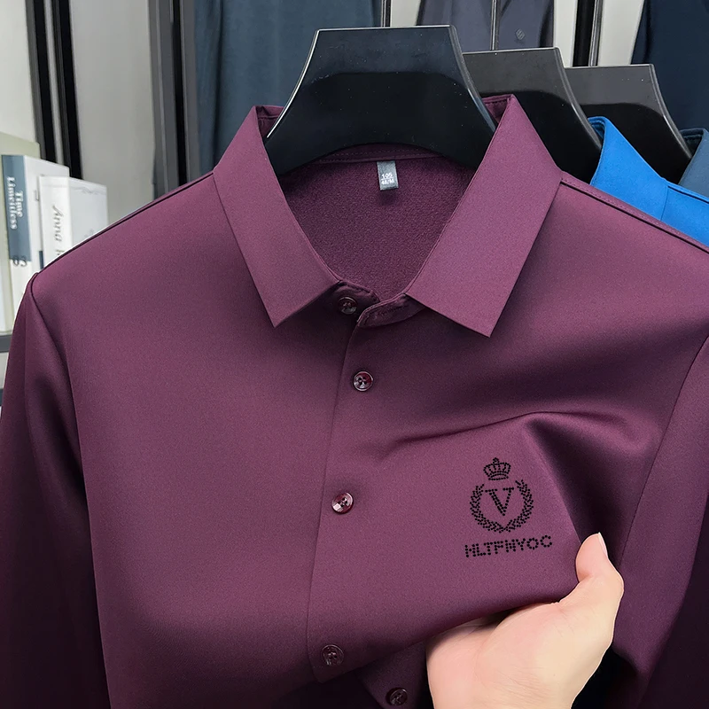 Camisa de manga larga para hombre, Tops de moda de ocio de estilo británico con forro polar y botones de solapa gruesos sin costuras con estampado de letras para invierno