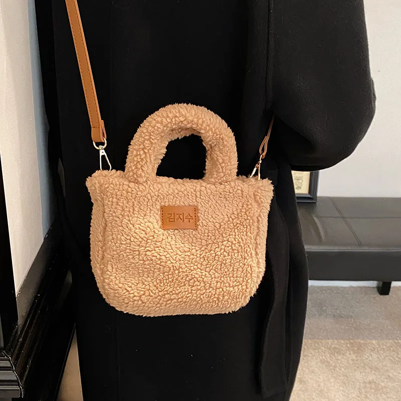 Koreański styl zimowa torba miękkie puszyste torebka damska torba Khaki pluszowa torba Crossbody wszechstronna Bolsas Feminina ciepłe wełna jagnięca