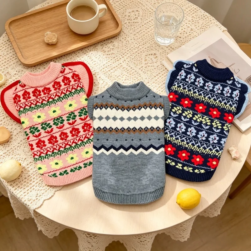 Warm Soft Dog Knit Sweater Winter Pet Dog Clothes Retro Flower Puppy Jacket Cute Cat Pullovers Luxury Pet Sweater Poodle Costume
