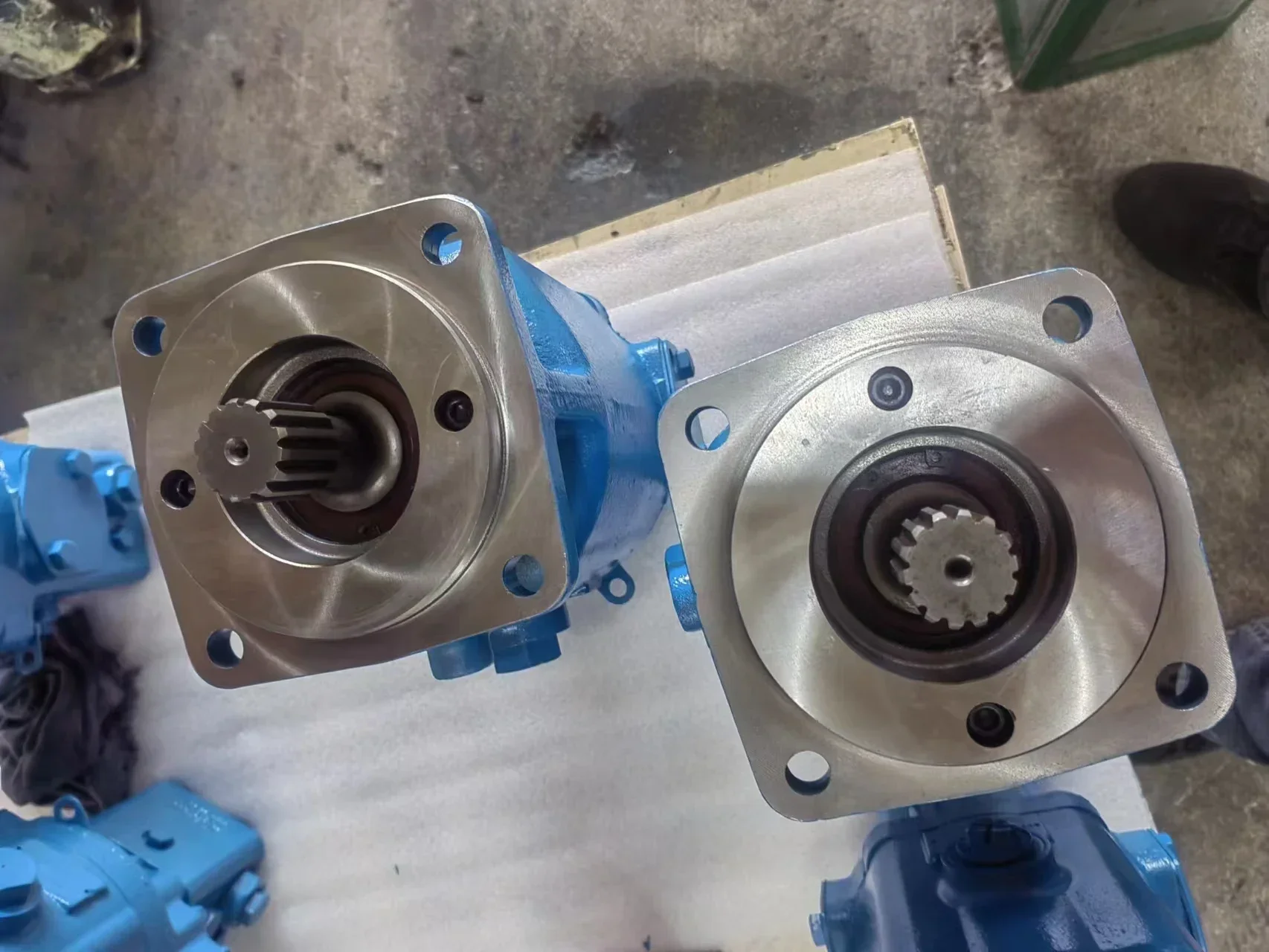 5423-553 المضخات الهيدروليكية 5433 4623 6423-552/518/71/2795 6433-042 5423 6423 3933 4633 5433 6433 7630 مضخة زيت لشاحنة خلط