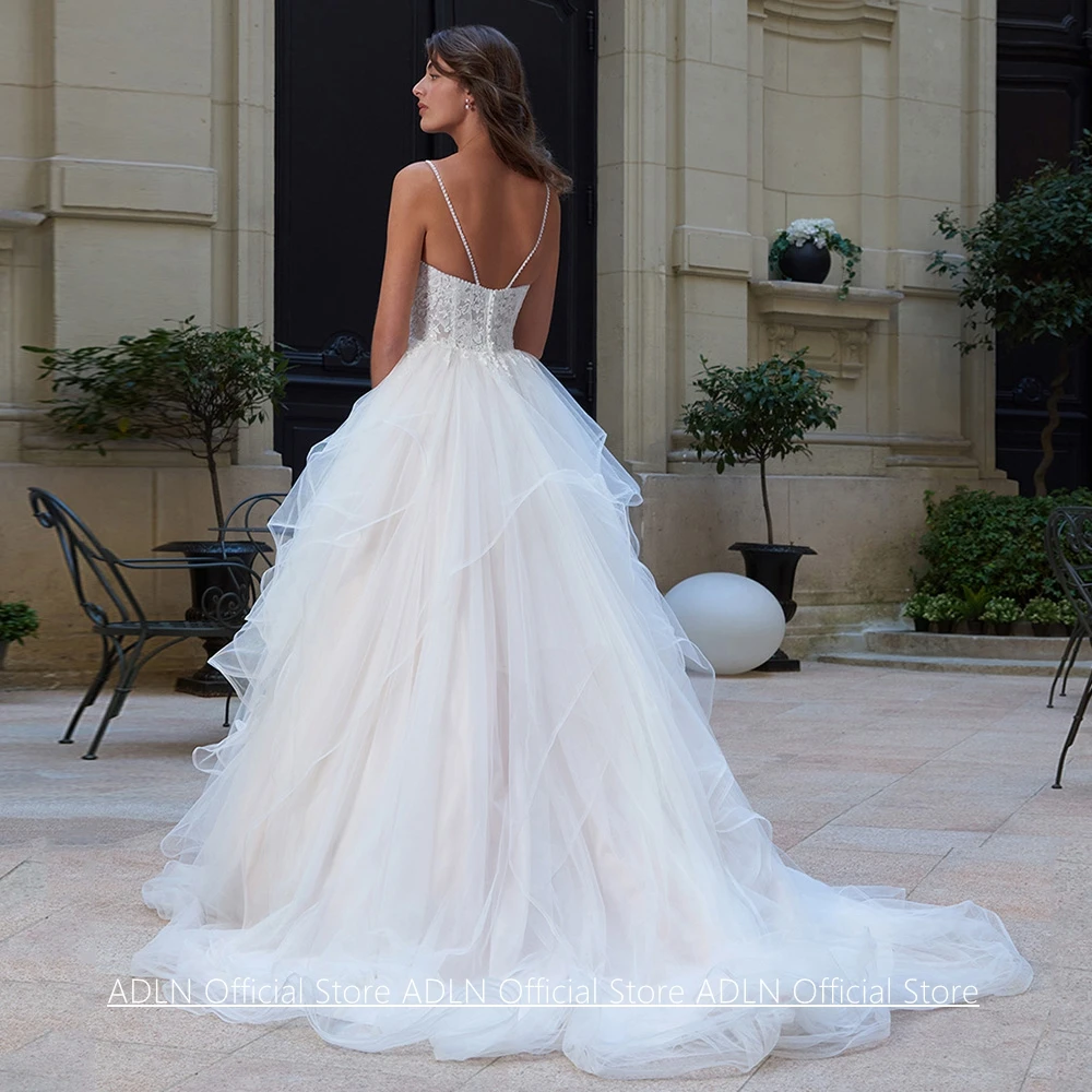 Customized Wedding Dress New Arrival Spaghetti Straps V Neck Beading Applique Sweep Train Ruffles Tulle Woman Bridal Gown